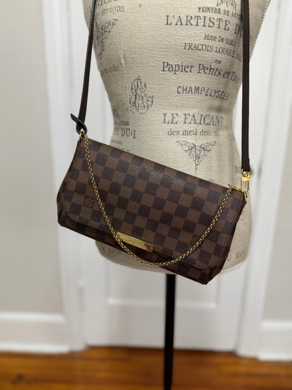 Louis Vuitton Damier Ebene Favorite MM Crossbody Clutch Brown Gold Chain